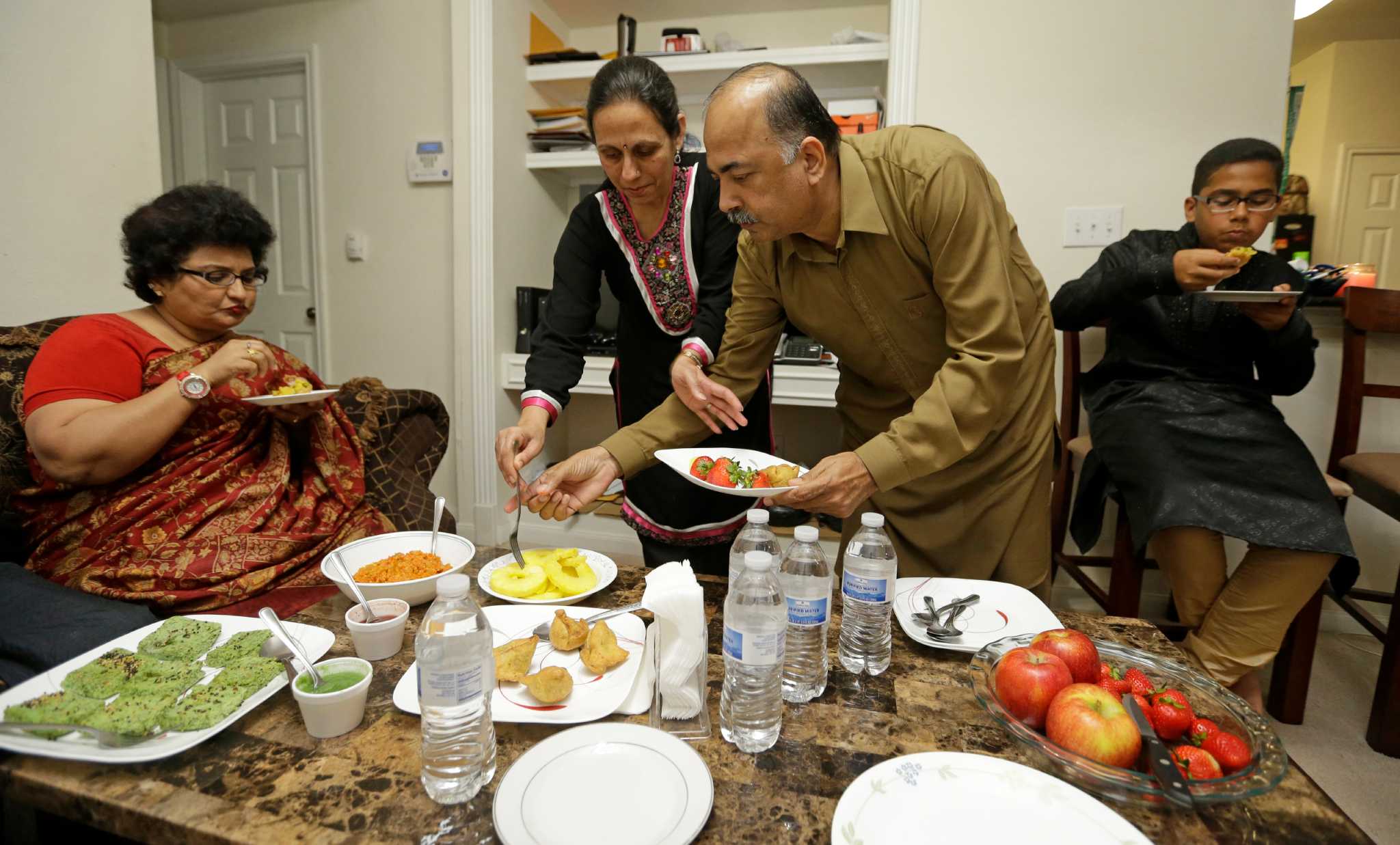 Diwali begins for thousands of Houston-area Hindus - HoustonChronicle.com