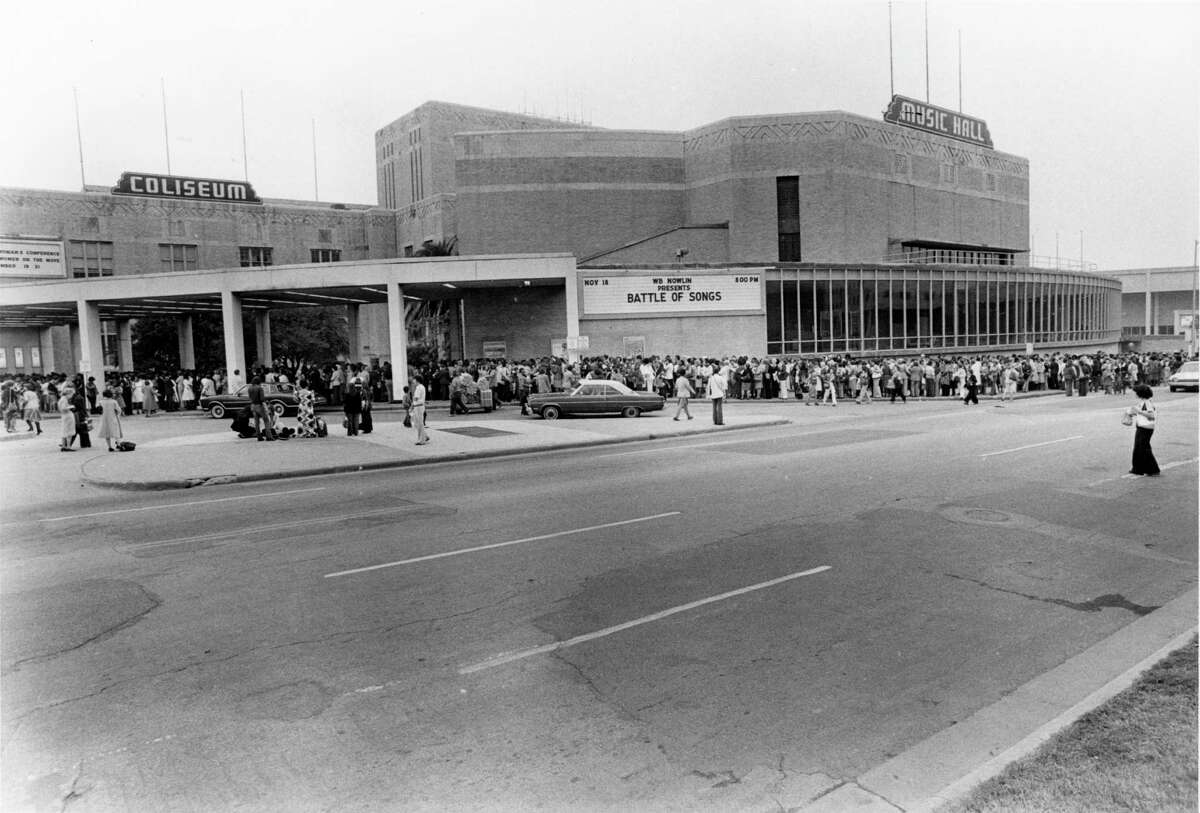 The crowd outside the Sam Houston Coliseum for the National Women's Conference in Houston.
