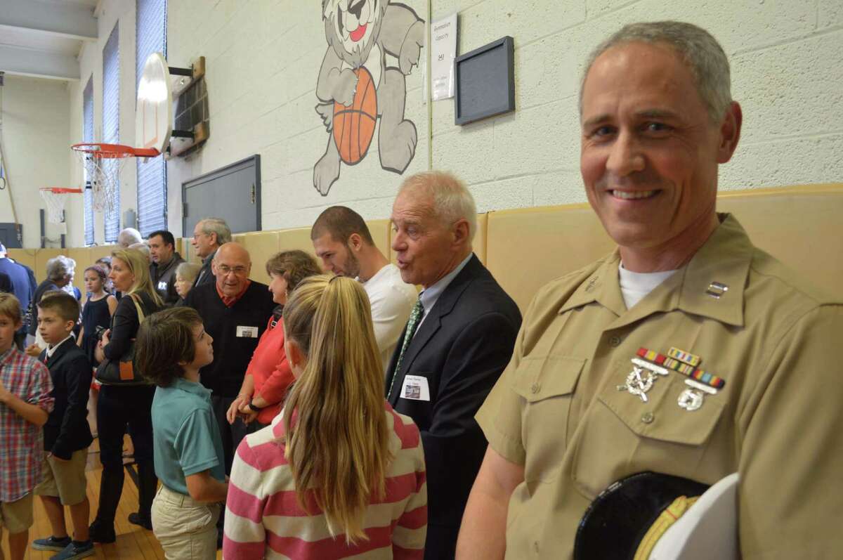 Hindley students salute veterans