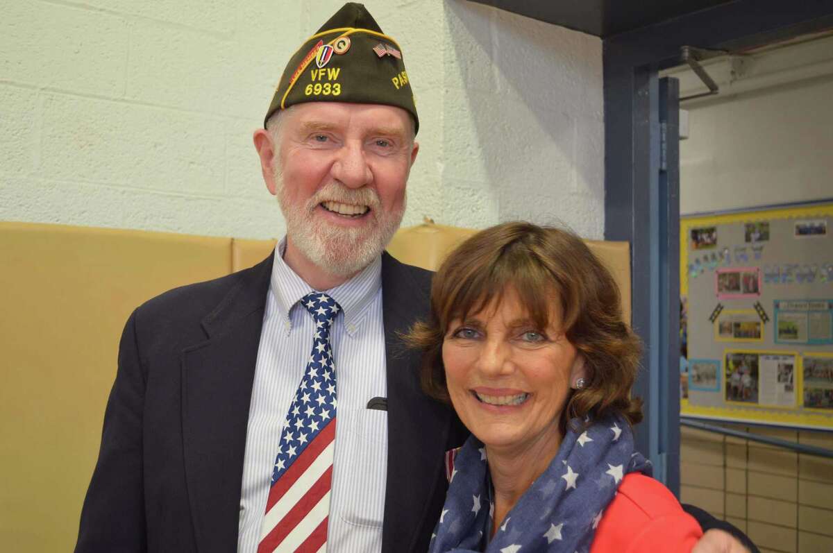 Hindley students salute veterans