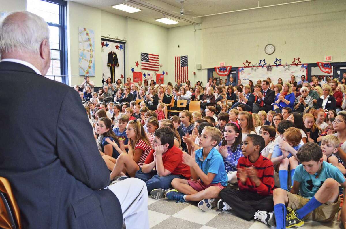 Hindley students salute veterans