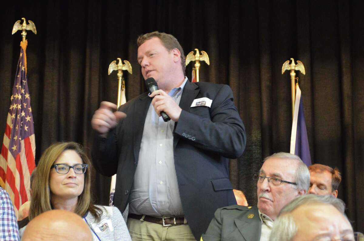 Hindley students salute veterans