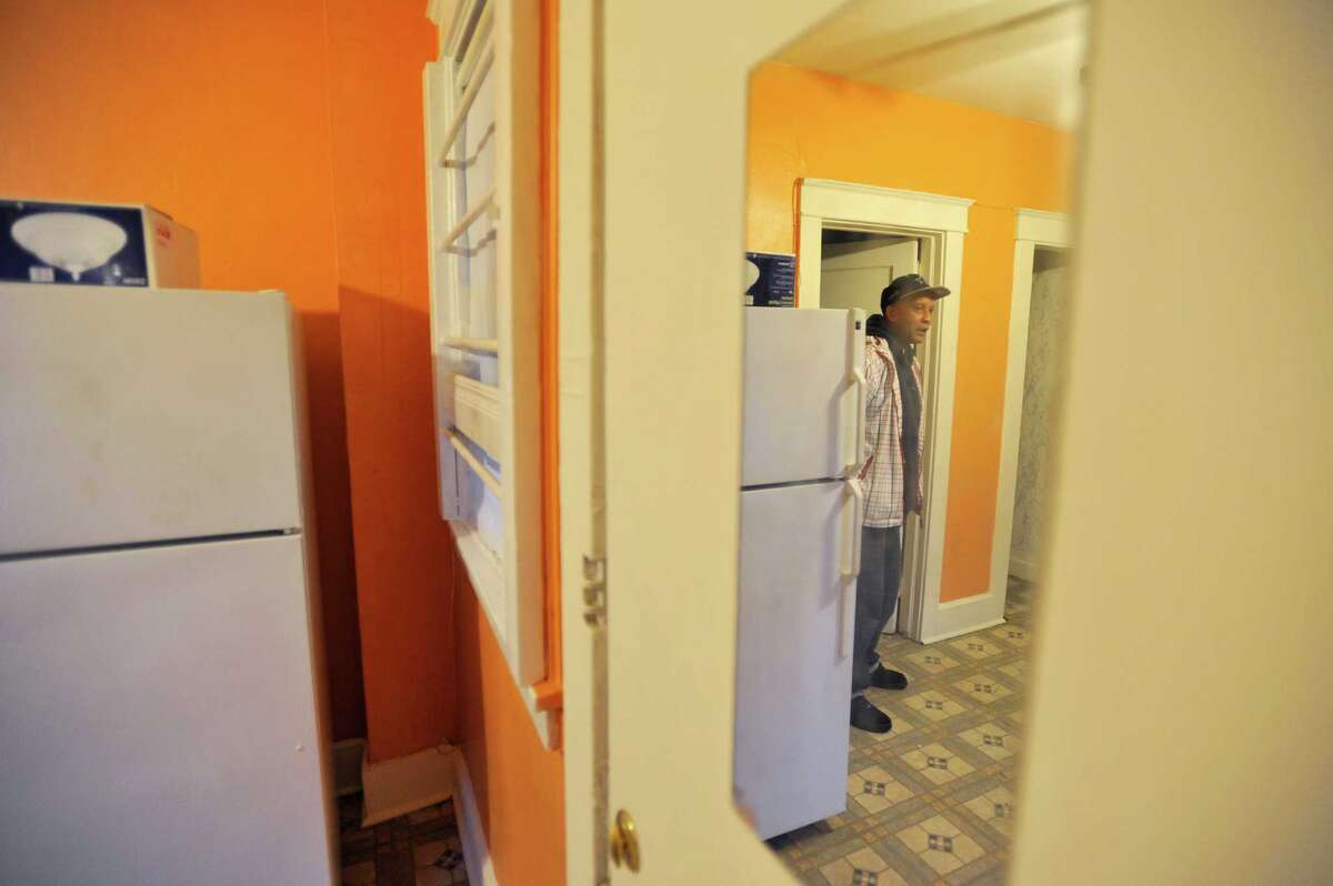 Two homeless veterans get new Stamford apartments