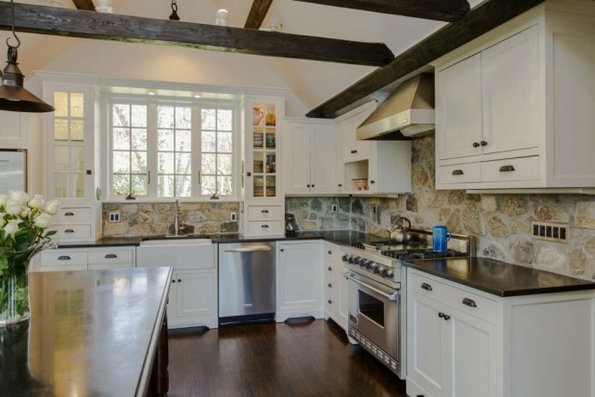 Home Robert Durst lived in with wife who vanished on sale for 1.1