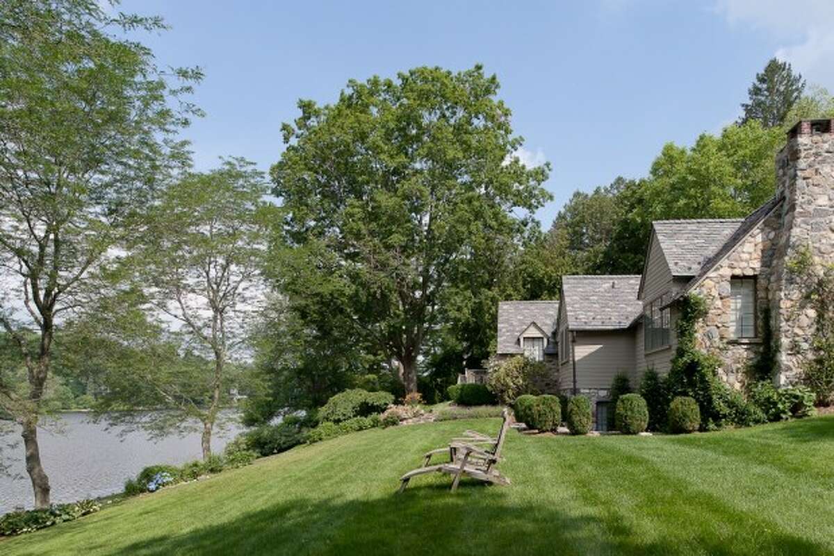 The South Salem, New York cottage that formerly belonged to Robert Durst, real estate heir and alleged killer, and his first wife before she mysteriously disappeared in 1982 is up for sale at $1.1 million.