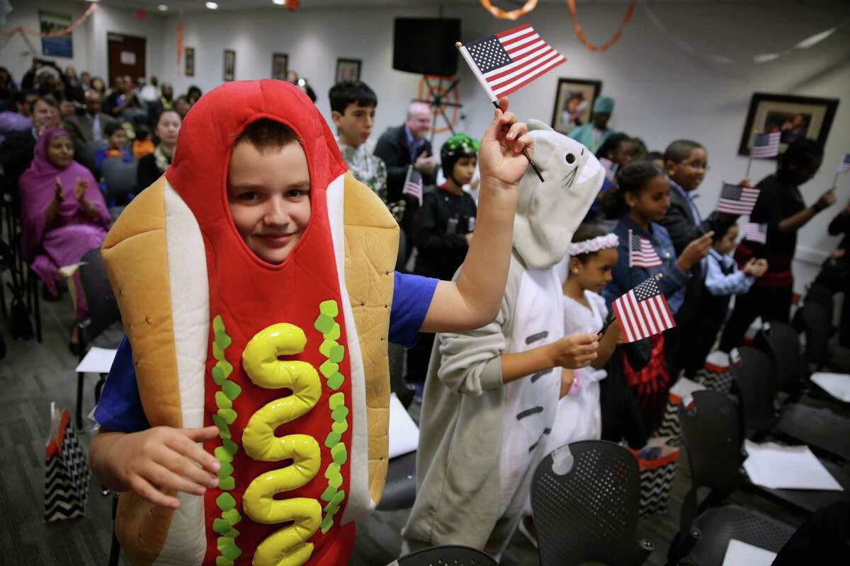 Forget Spicy Tuna Rolls, Most Baseball Fans Just Want a Hot Dog - The New  York Times