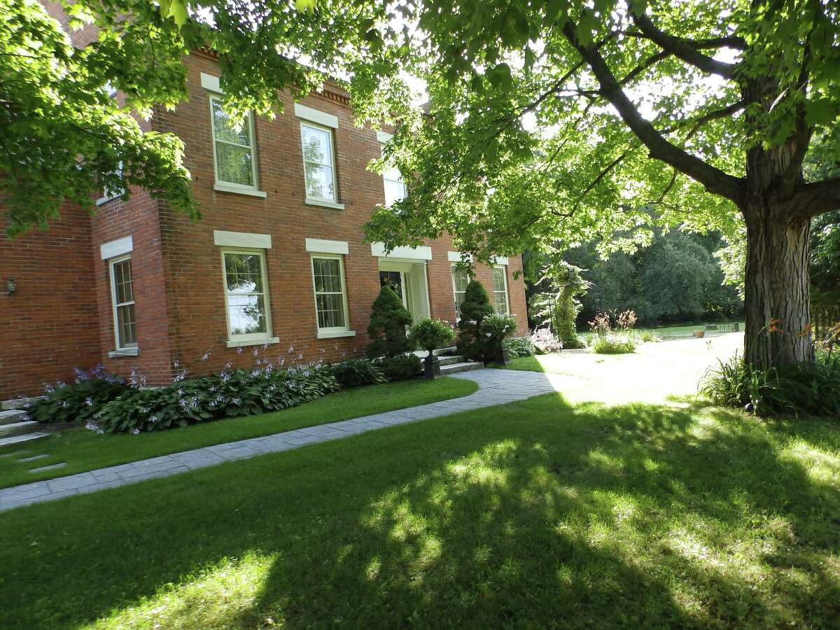 House of the Week Federal style in Eagle Bridge