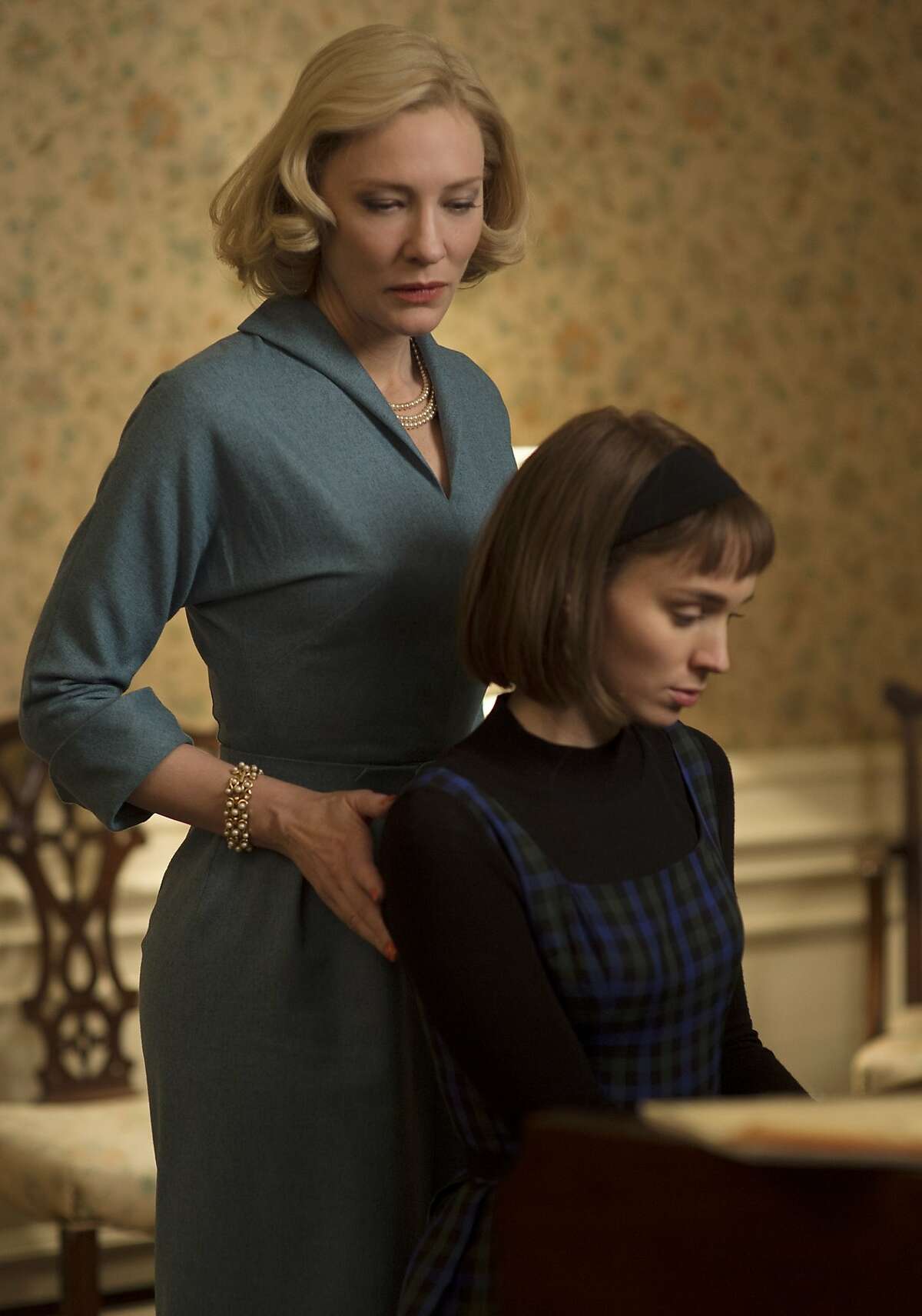 Carol Trailer: Cate Blanchett Flirts With Rooney Mara to Win Her