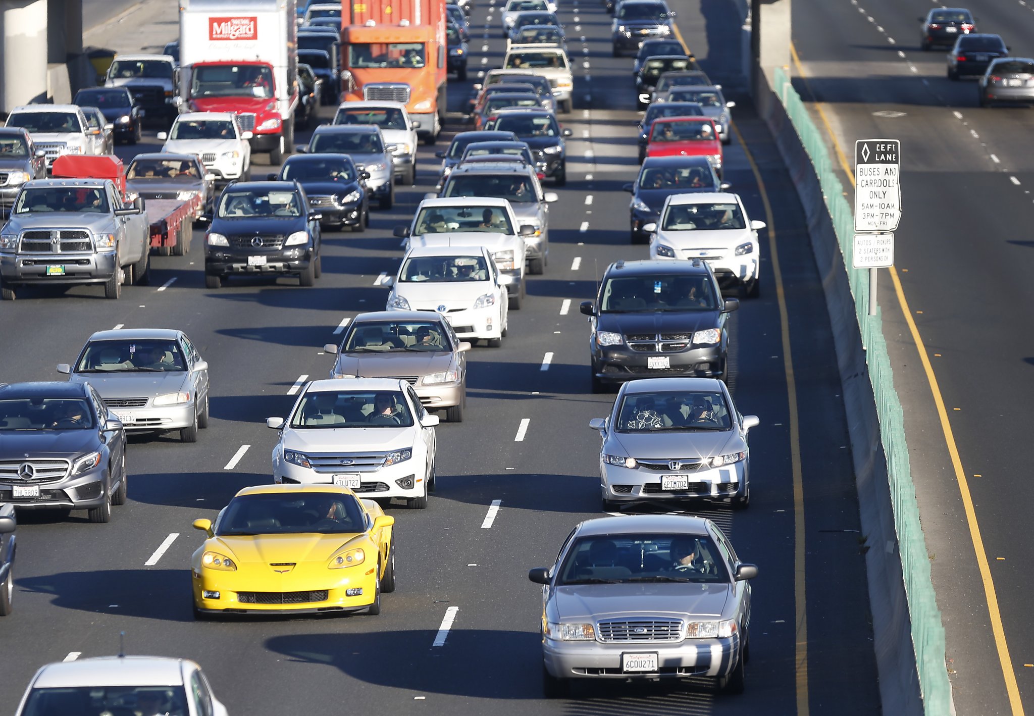 Bay Area #39 s crazy traffic shown in 1 minute time lapse