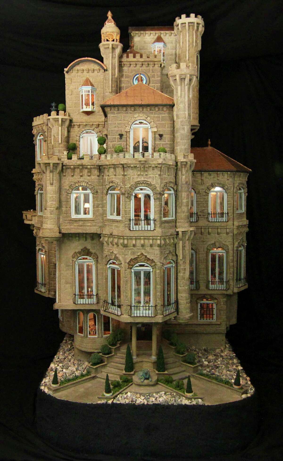 dollhouse under 200