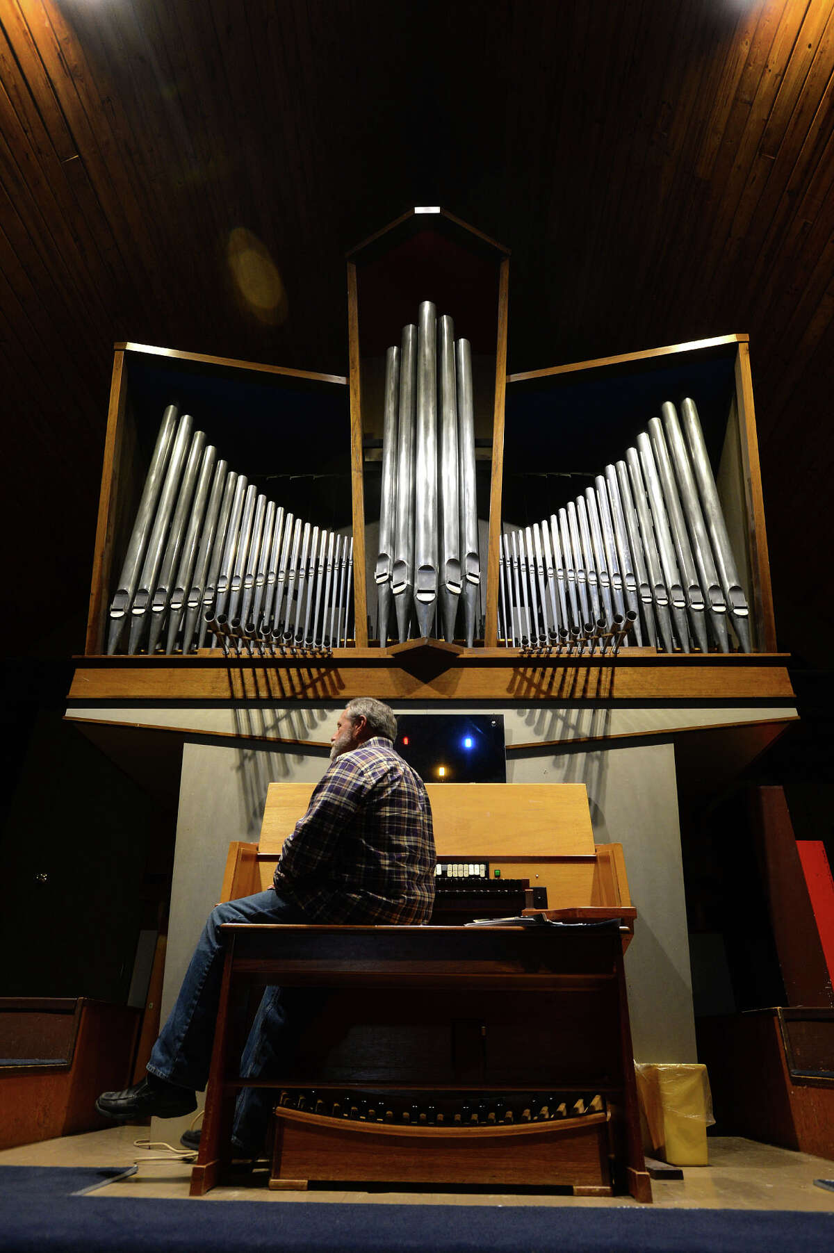 Beaumont church to sell rare German organ to N.Y. church