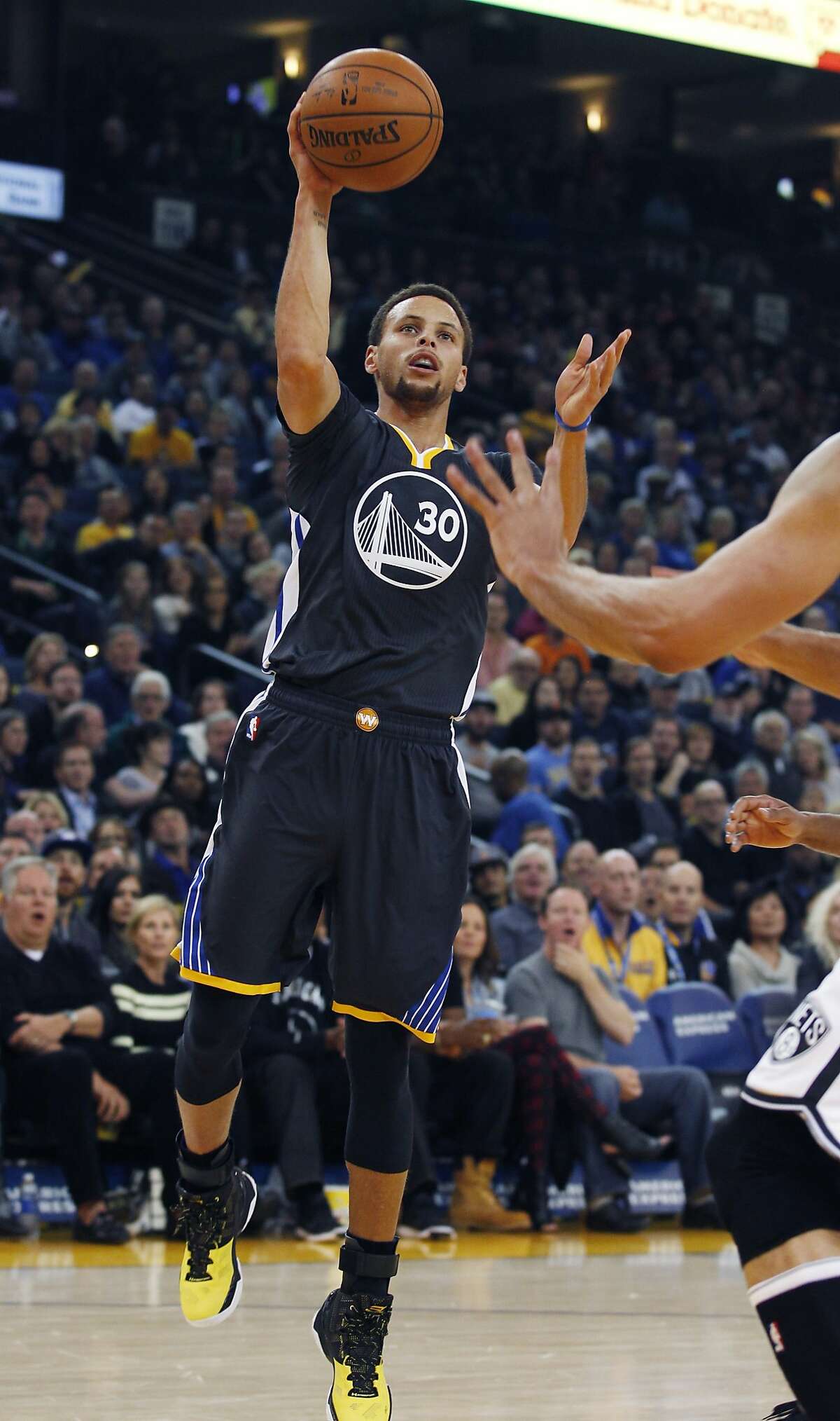 Warriors Work Overtime To Get 11th Straight Win, Over Nets