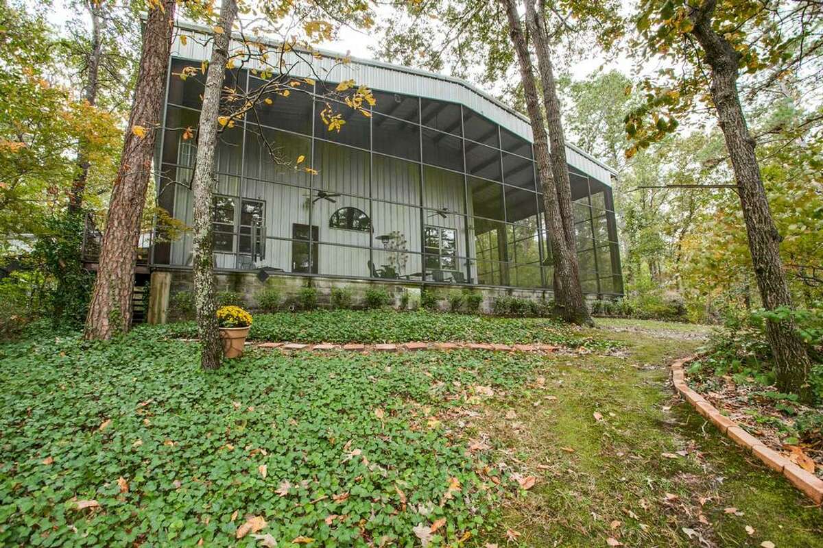 The 'Aluminum House' in Hawkins, Texas listed at 1.5M