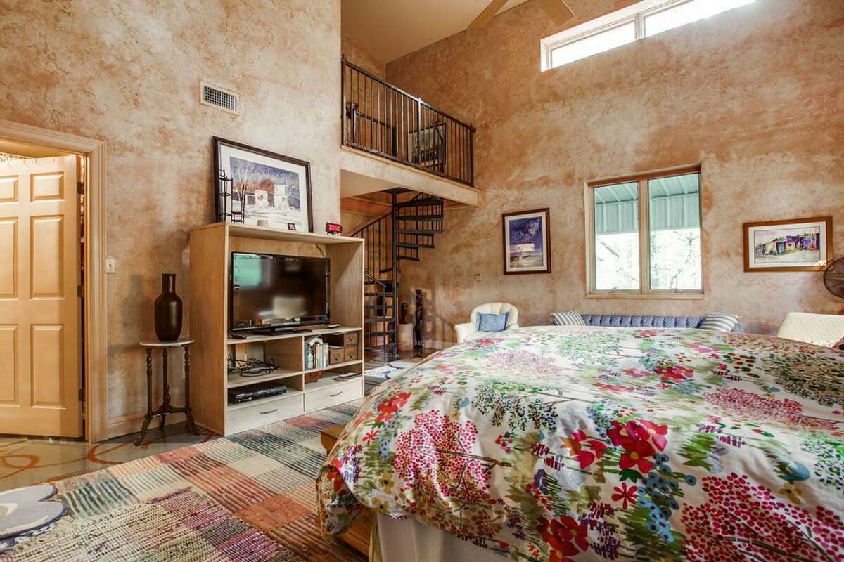 The 'Aluminum House' in Hawkins, Texas listed at 1.5M