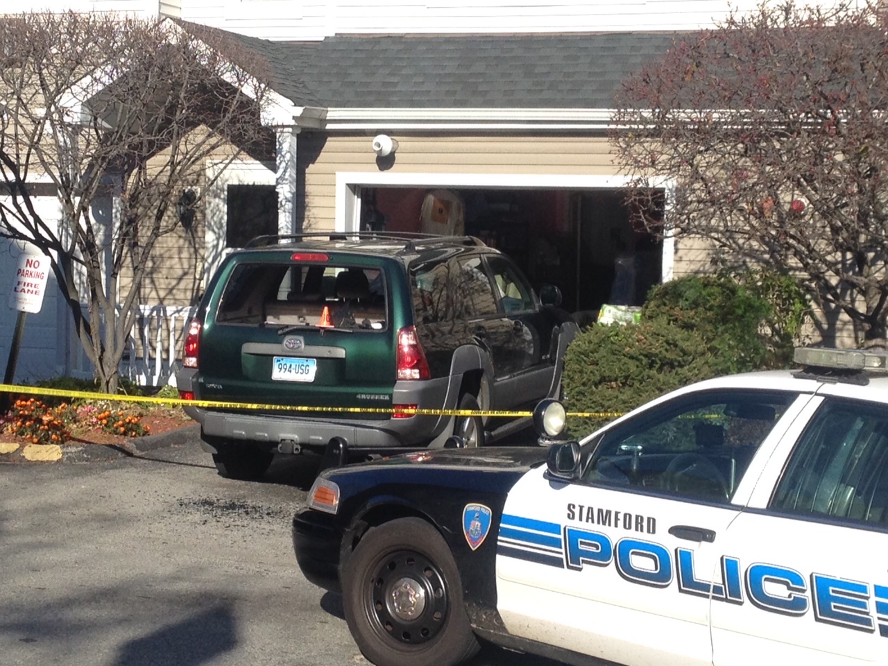 Stamford police seeking noontime shooting suspects