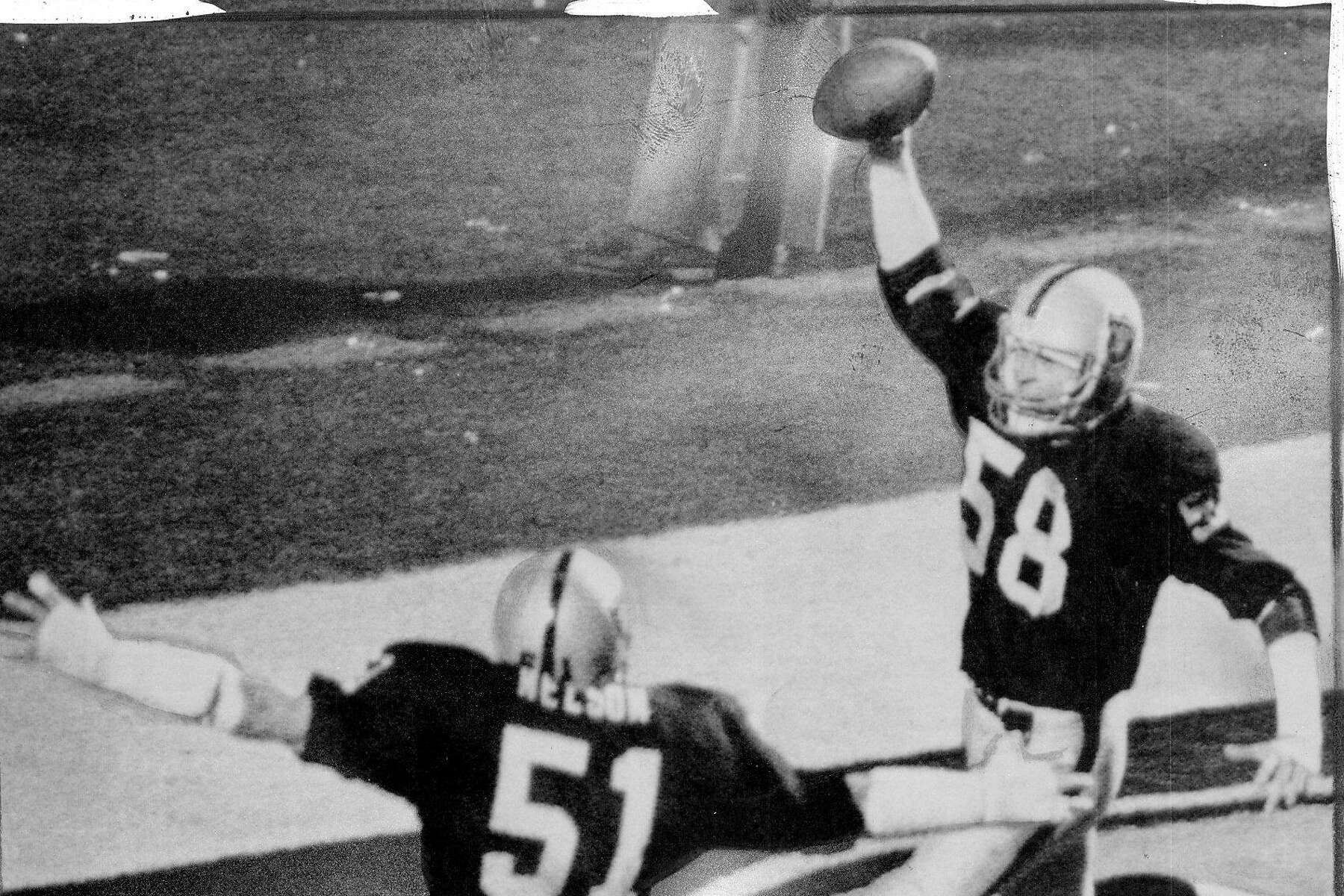 Chronicle Covers: Raiders won the Super Bowl, but Oakland didn't