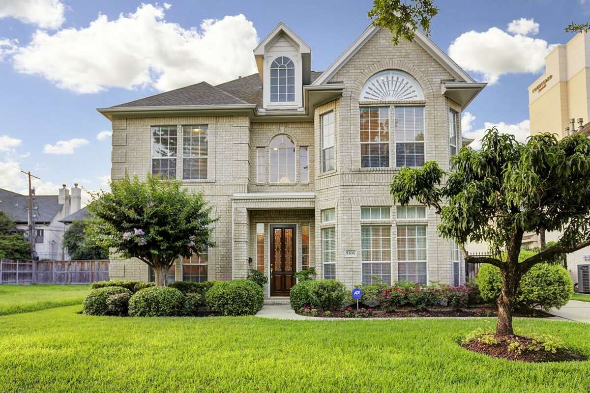 Builders set pricing in Conroe's Grand Central Park