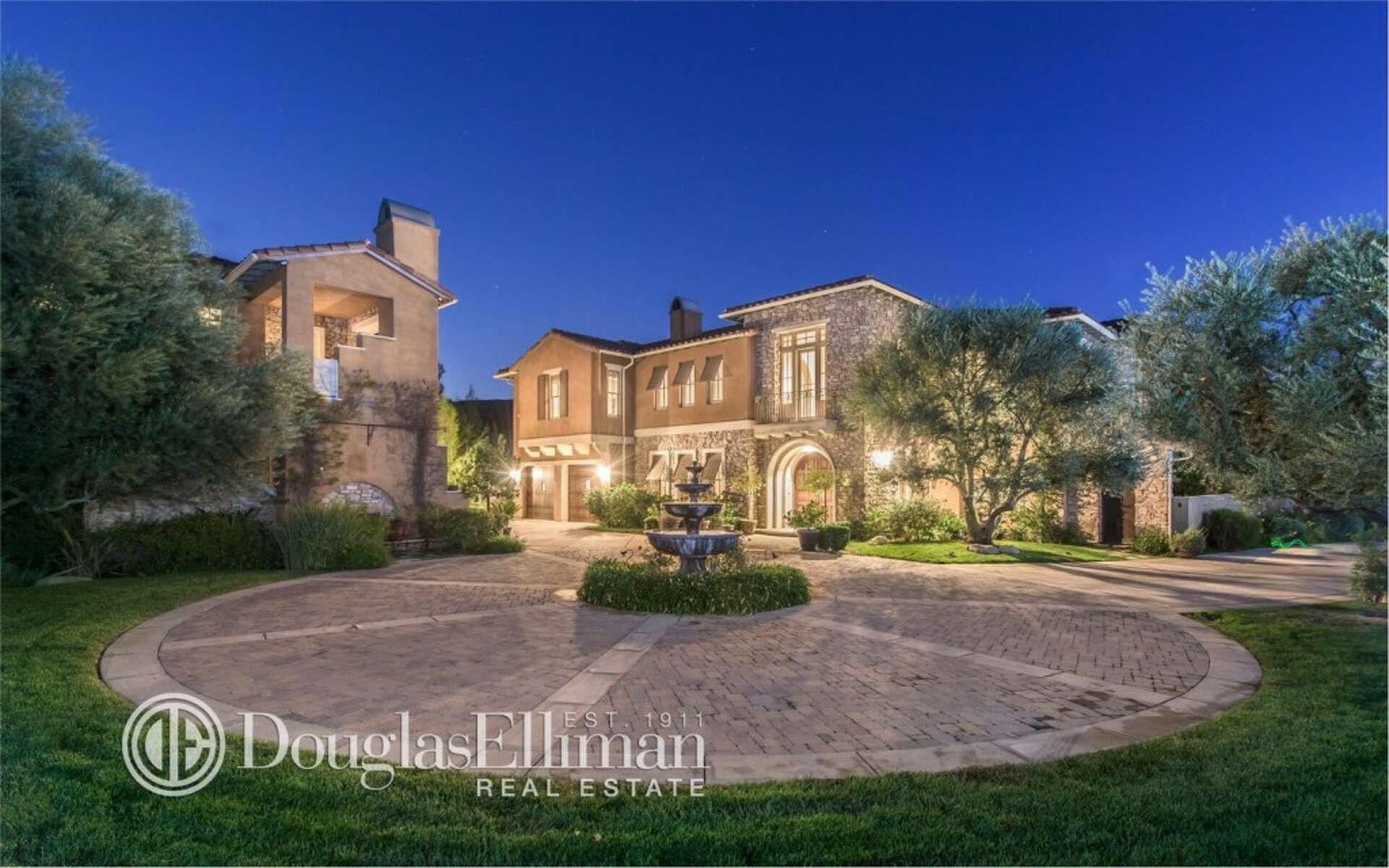 Peek inside the $4.5 million home Texas-native Selena Gomez is selling