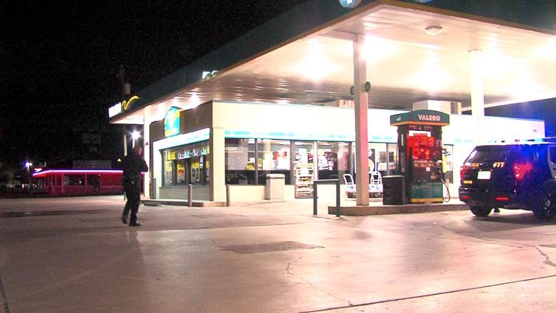 Police seeking man who robbed Valero gas station at gunpoint on West Side