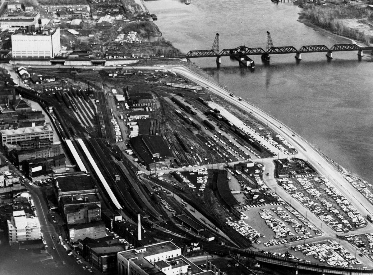 Historical photos Albany's riverfront