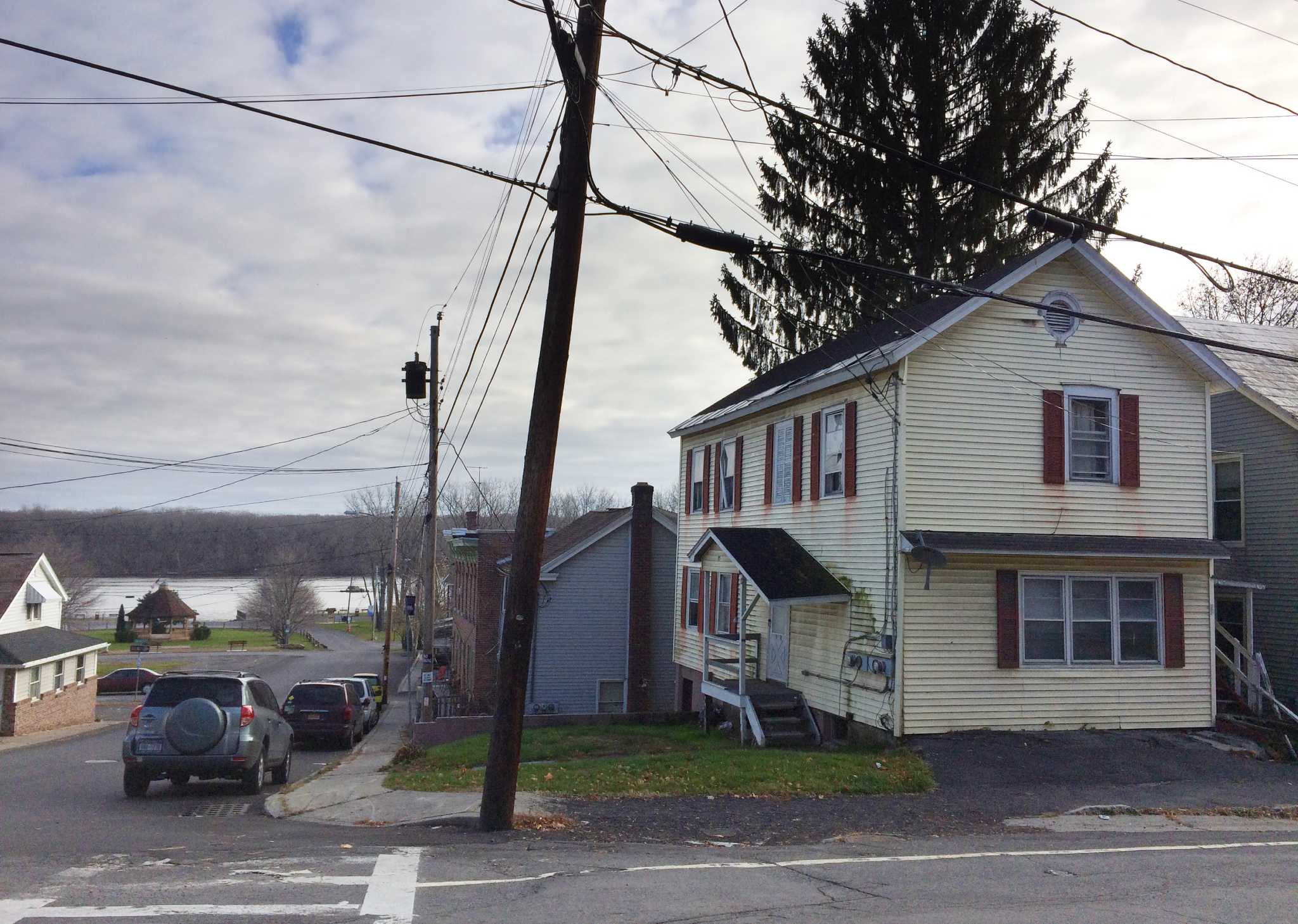 Coeymans tosses out switched bid to buy for town building