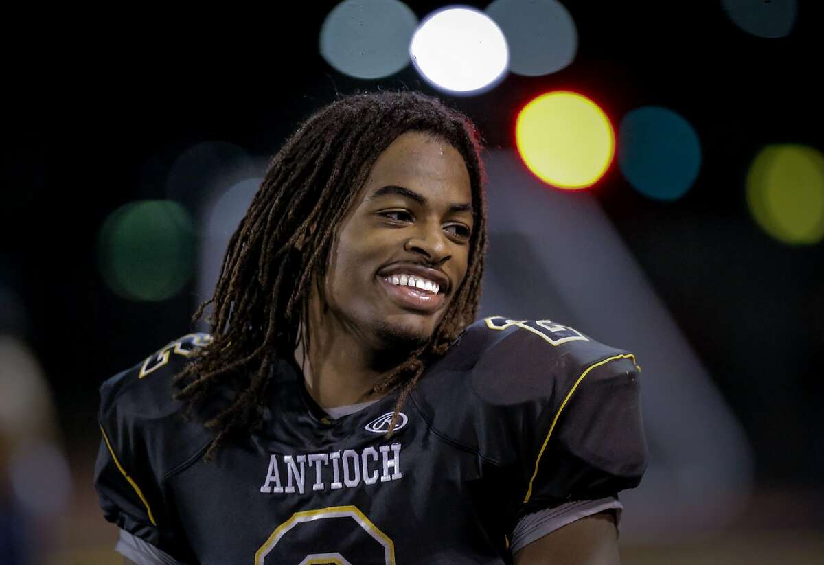 Antioch S Najee Harris Has Run Into National Spotlight