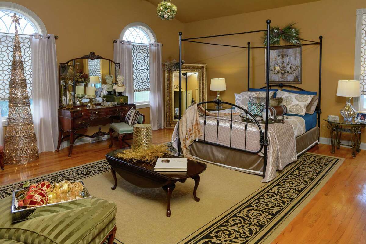 A holiday-ready home in Niskayuna