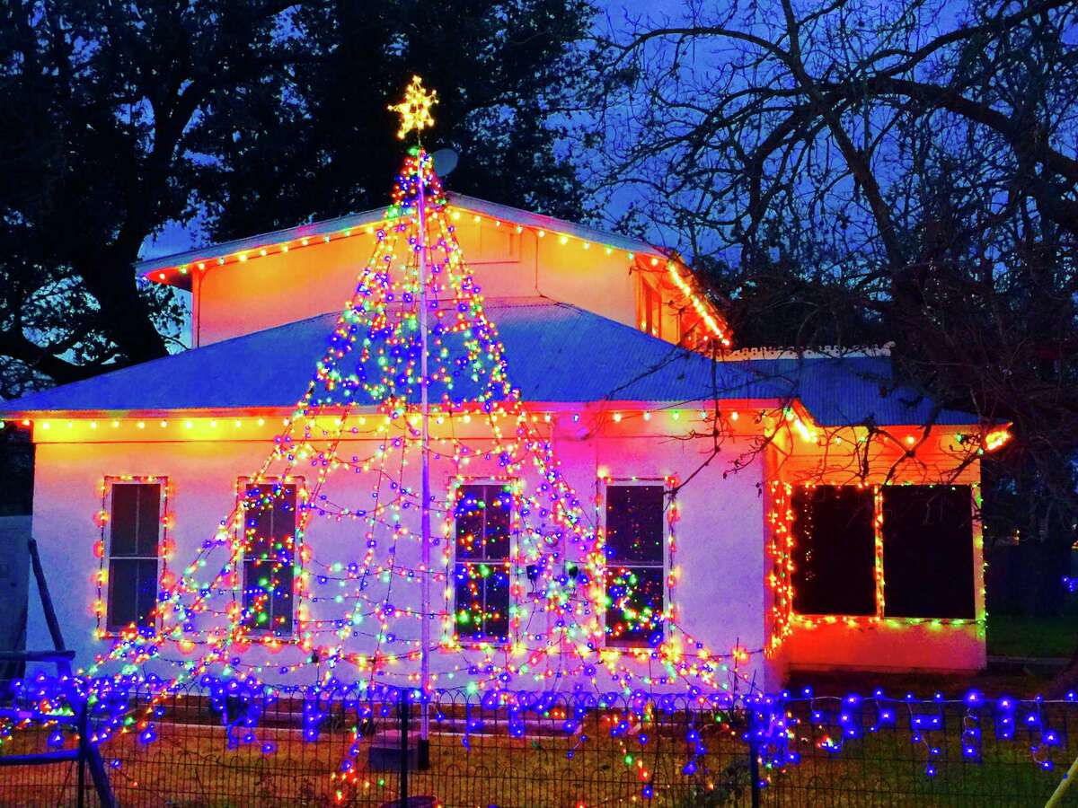 Can Christmas lights interrupt your WiFi?