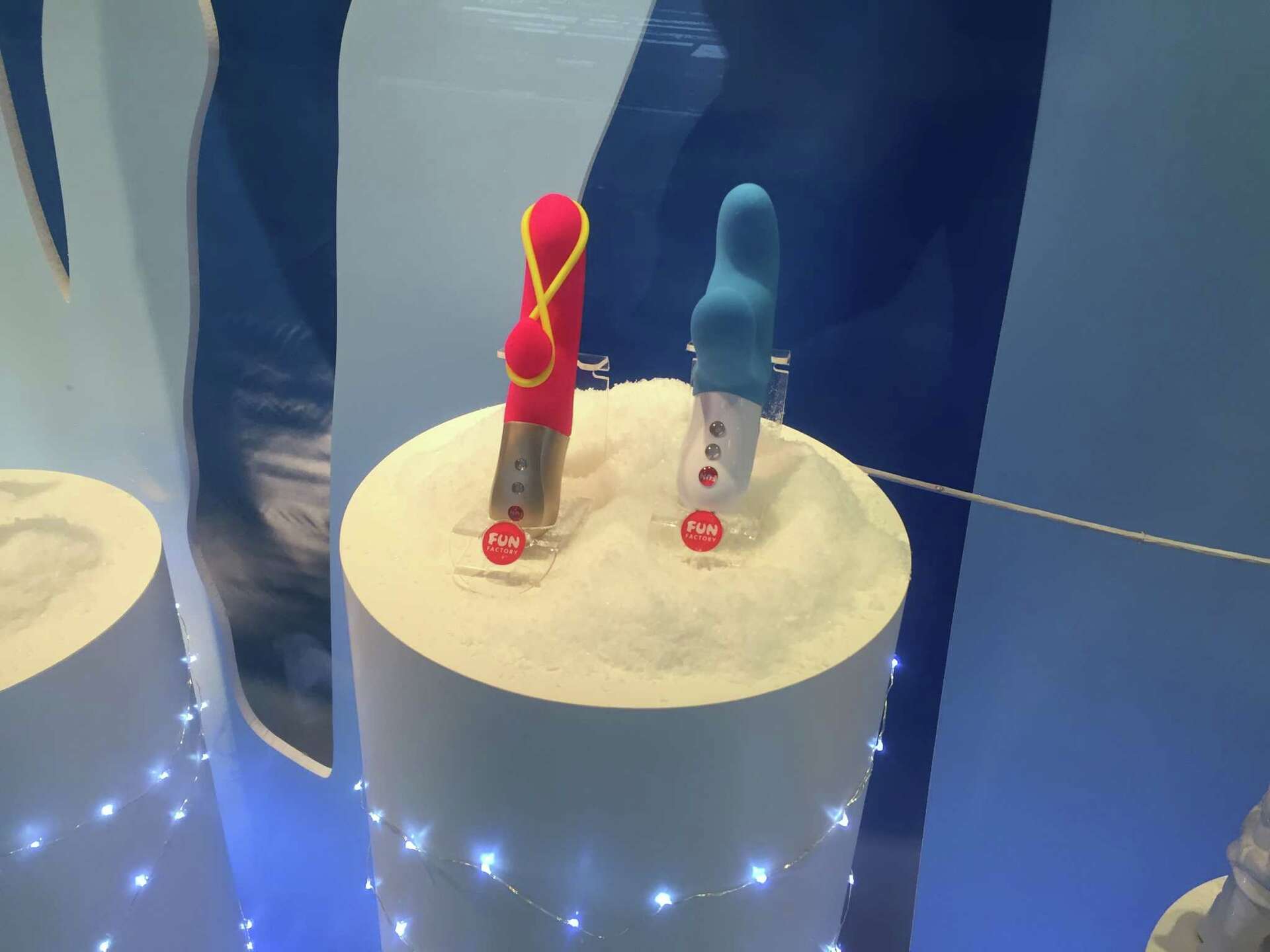 sex toy display Dame Aer Review: The best suction sex toy for beginners main image 0