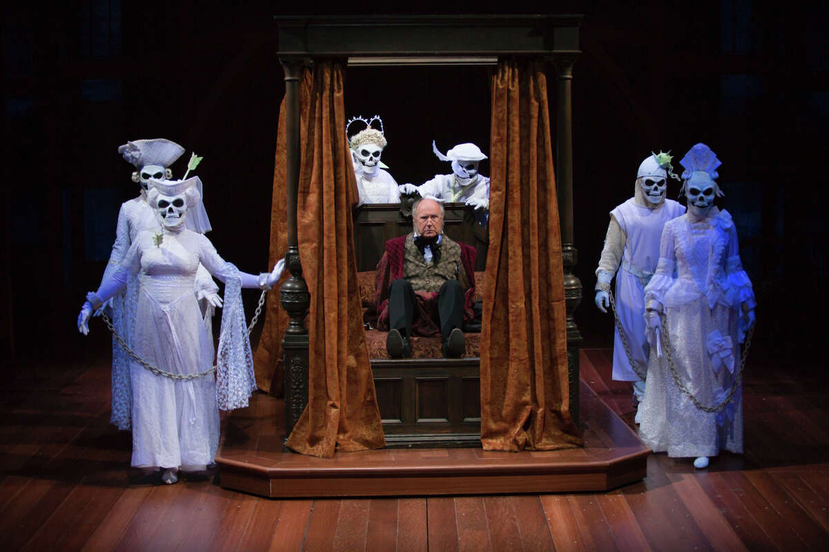 ‘A Christmas Carol’ continues at Hartford Stage, but it’s the final