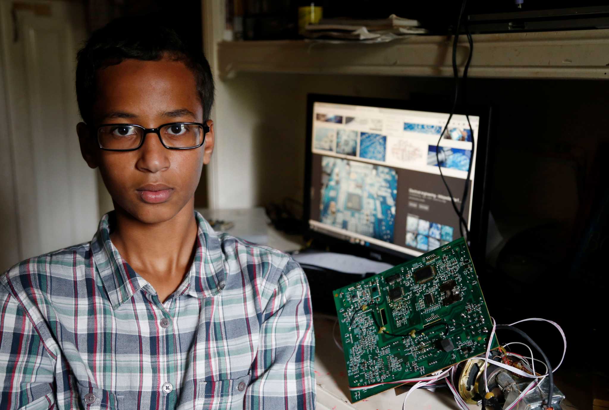 'Clock boy' lawsuit against Irving dismissed again