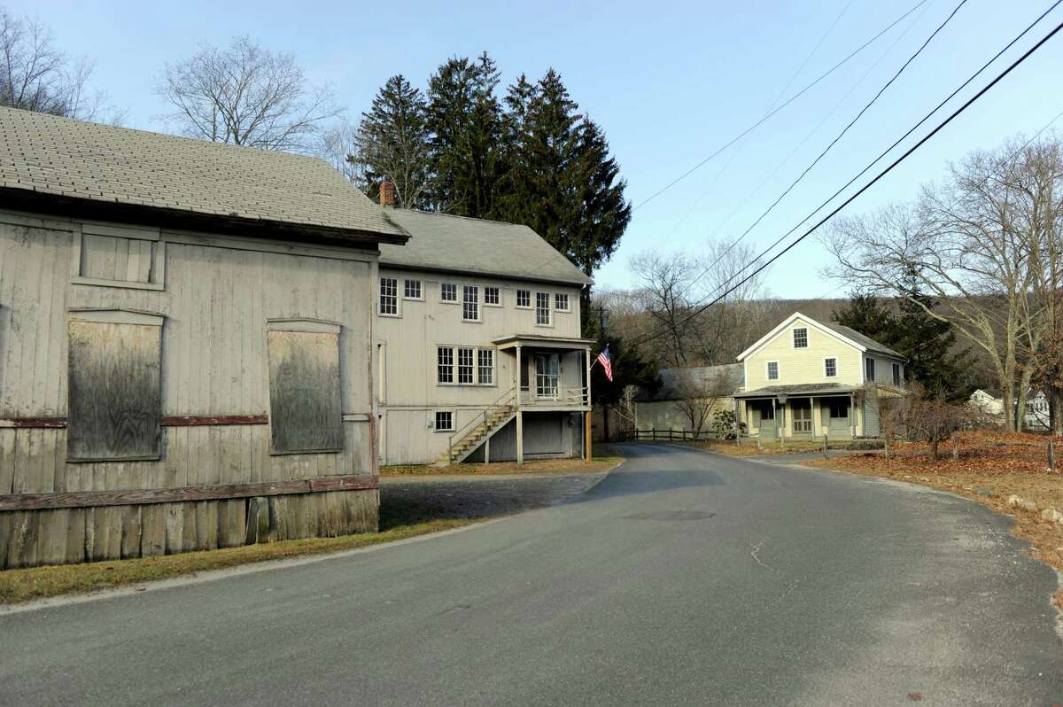 Roxbury Land Trust acquires gateway to Mine Hill Preserve
