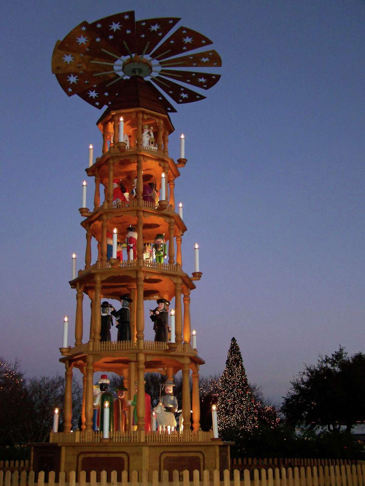 America's 20 best small towns for Christmas