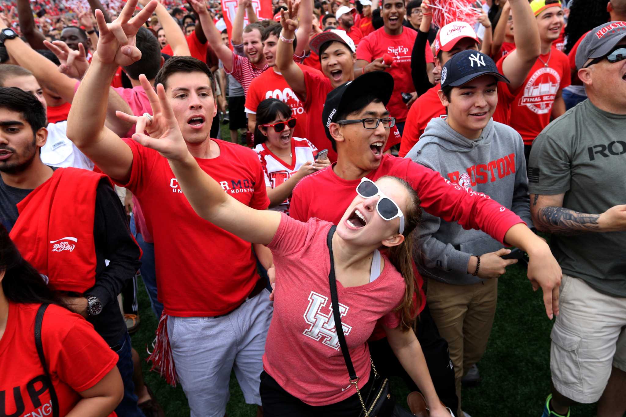 After peak of 'H-Town Takeover,' UH's football season ticket sales plummet