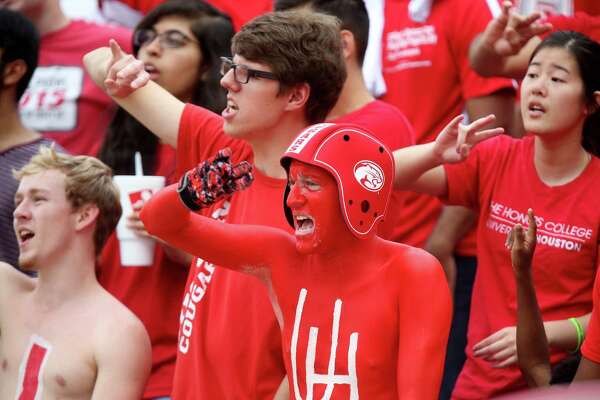 Football Concerts And Construction Drum Up Student Spirit At Uh