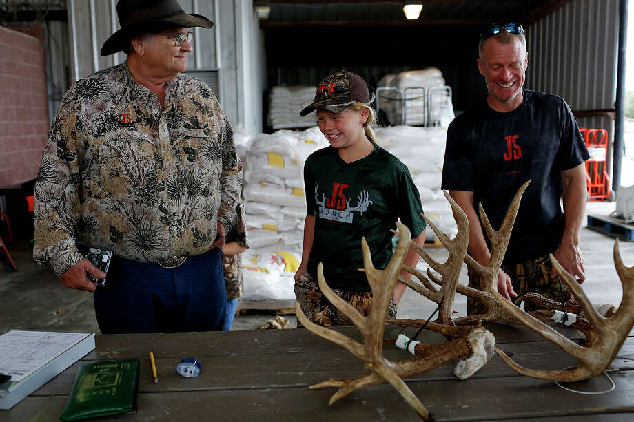 Muy Grande deer contest oldest in the state San Antonio ExpressNews