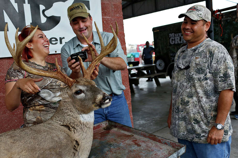 Muy Grande deer contest oldest in the state San Antonio ExpressNews