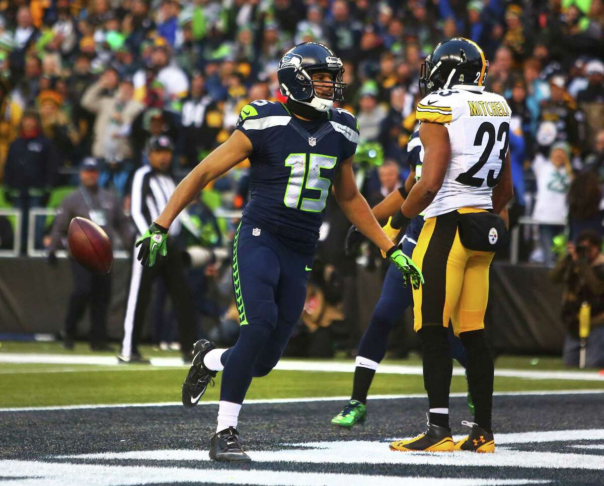 Seahawks' Jermaine Kearse celebrates his touchdown in the fourth quarter of Seattle's game against Pittsburgh, Sunday, Nov. 29, 2015.
