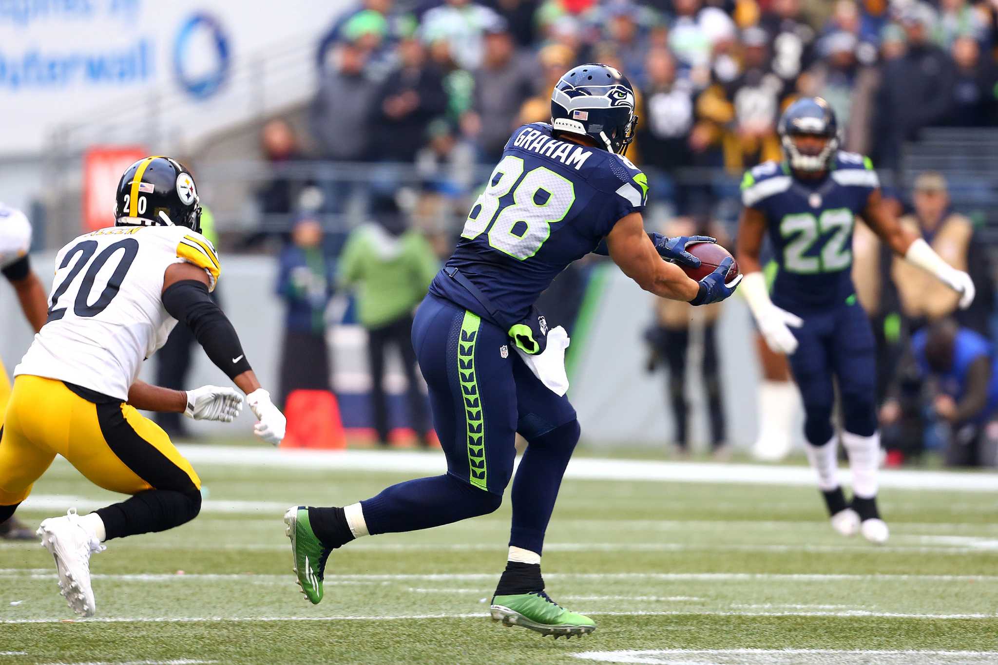 Jimmy Graham jogging, catching passes at Seahawks OTAs - NBC Sports