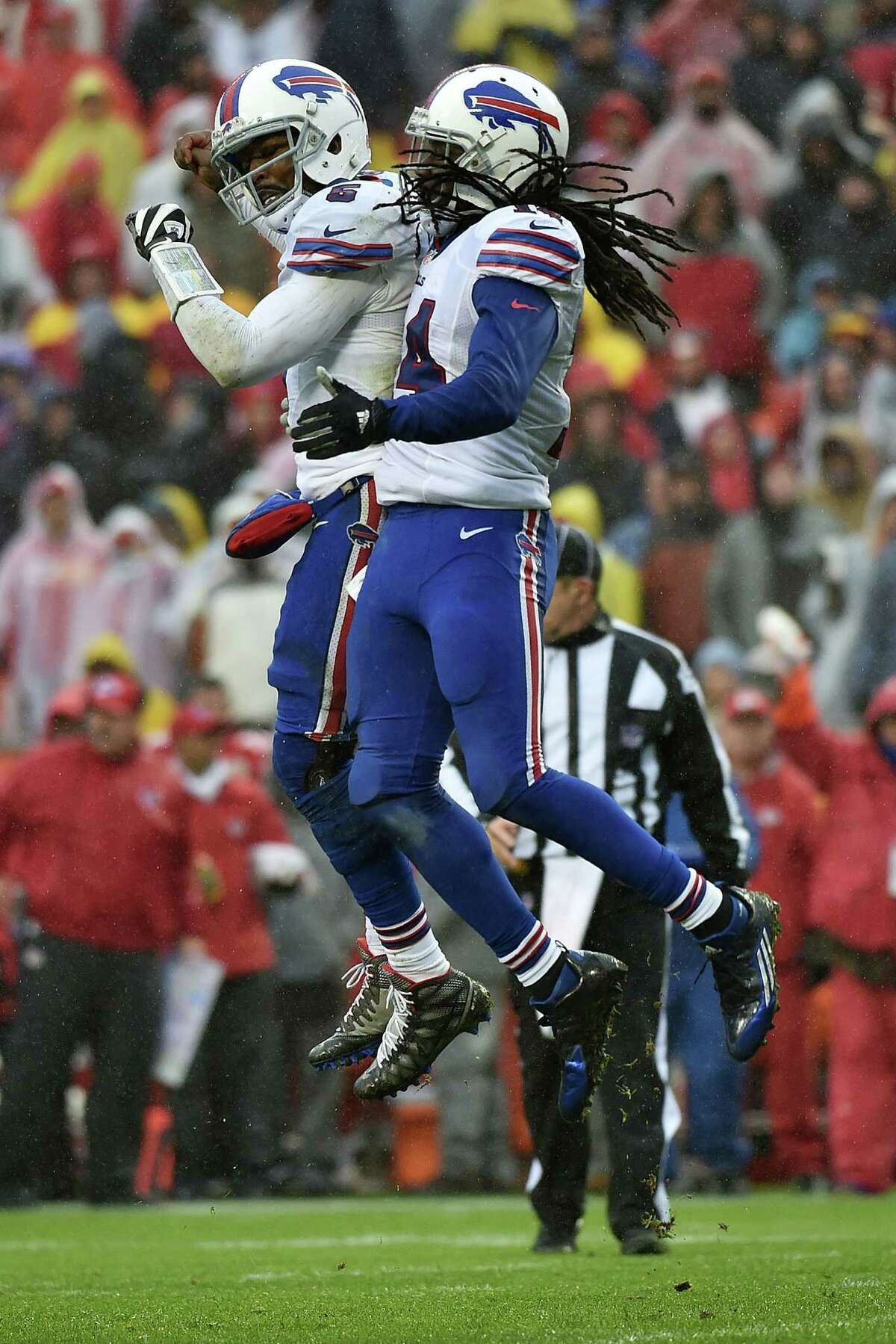 KANSAS CITY, MO - NOVEMBER 29: Sammy Watkins #14 of the Buffalo Bills celebrates with teammate Tyrod Taylor #5 after a touchdown reception at Arrowhead Stadium during the second quarter of the game against the Kansas City Chiefs on November 29, 2015 in Kansas City, Missouri. (Photo by Peter Aiken/Getty Images)