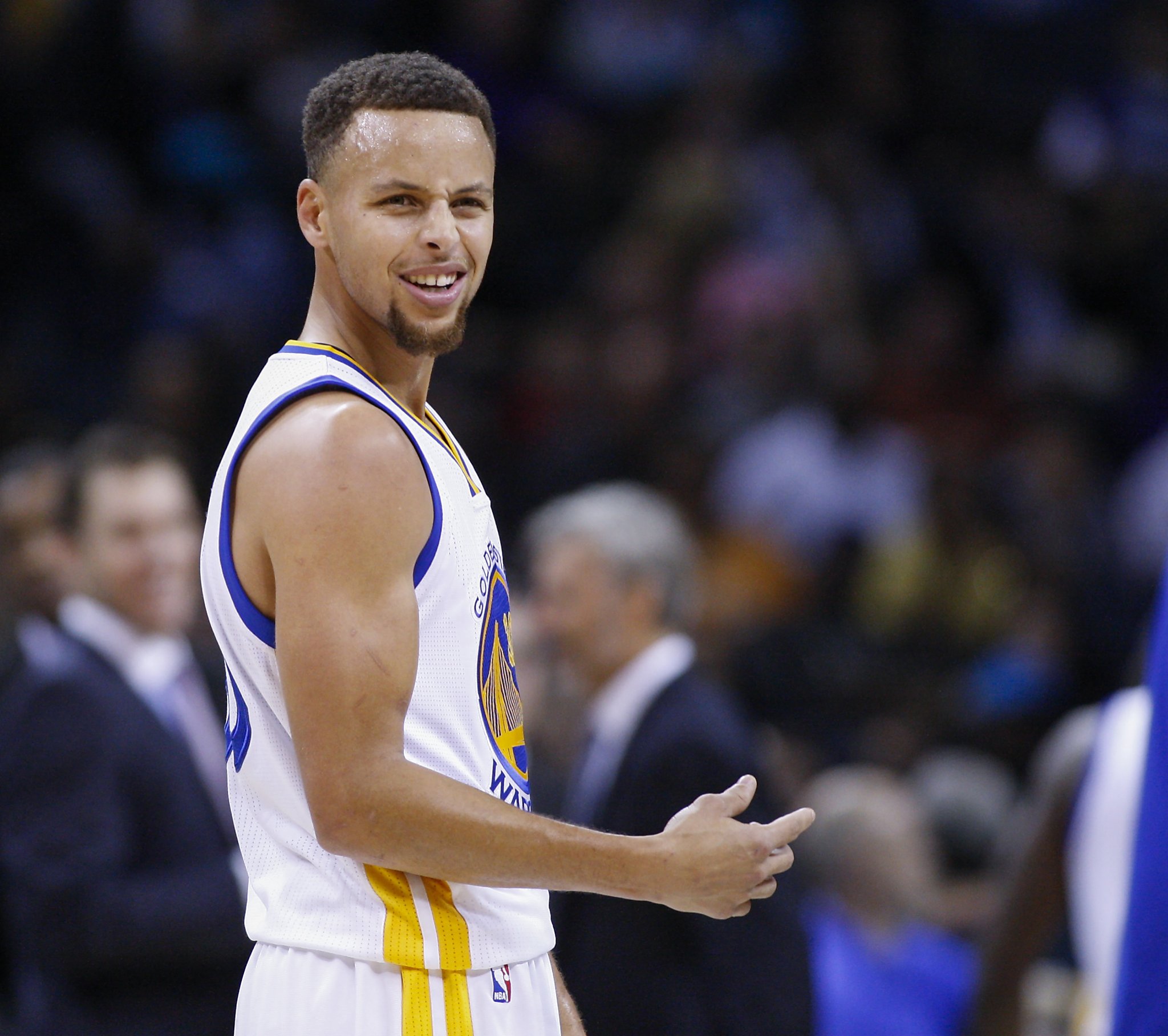 Warriors’ Curry scores 40, leads Golden State to 20th straight win CHARLOTT...