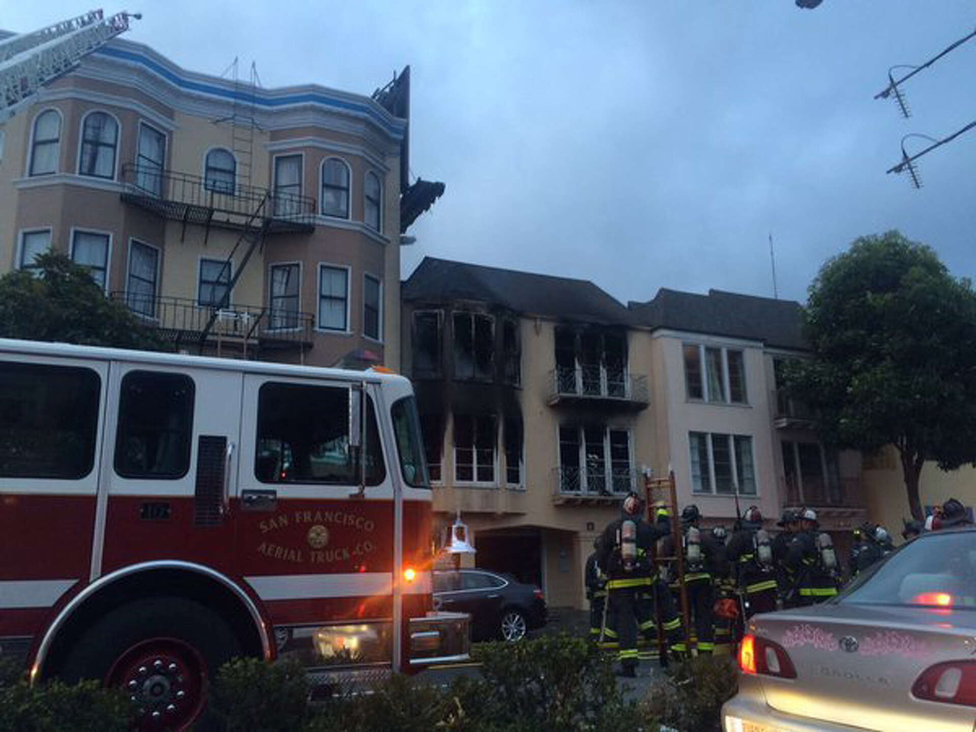 3 injured in apartment building fire in S.F.’s Marina district