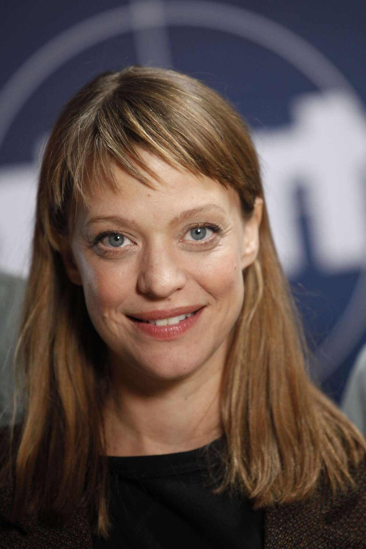 Heike Makatsch played the husband-stealing secretary named Mia.