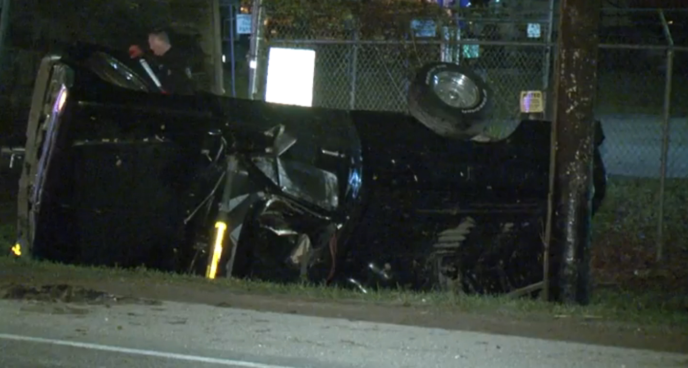 Man dies in pickup crash in NE Harris County