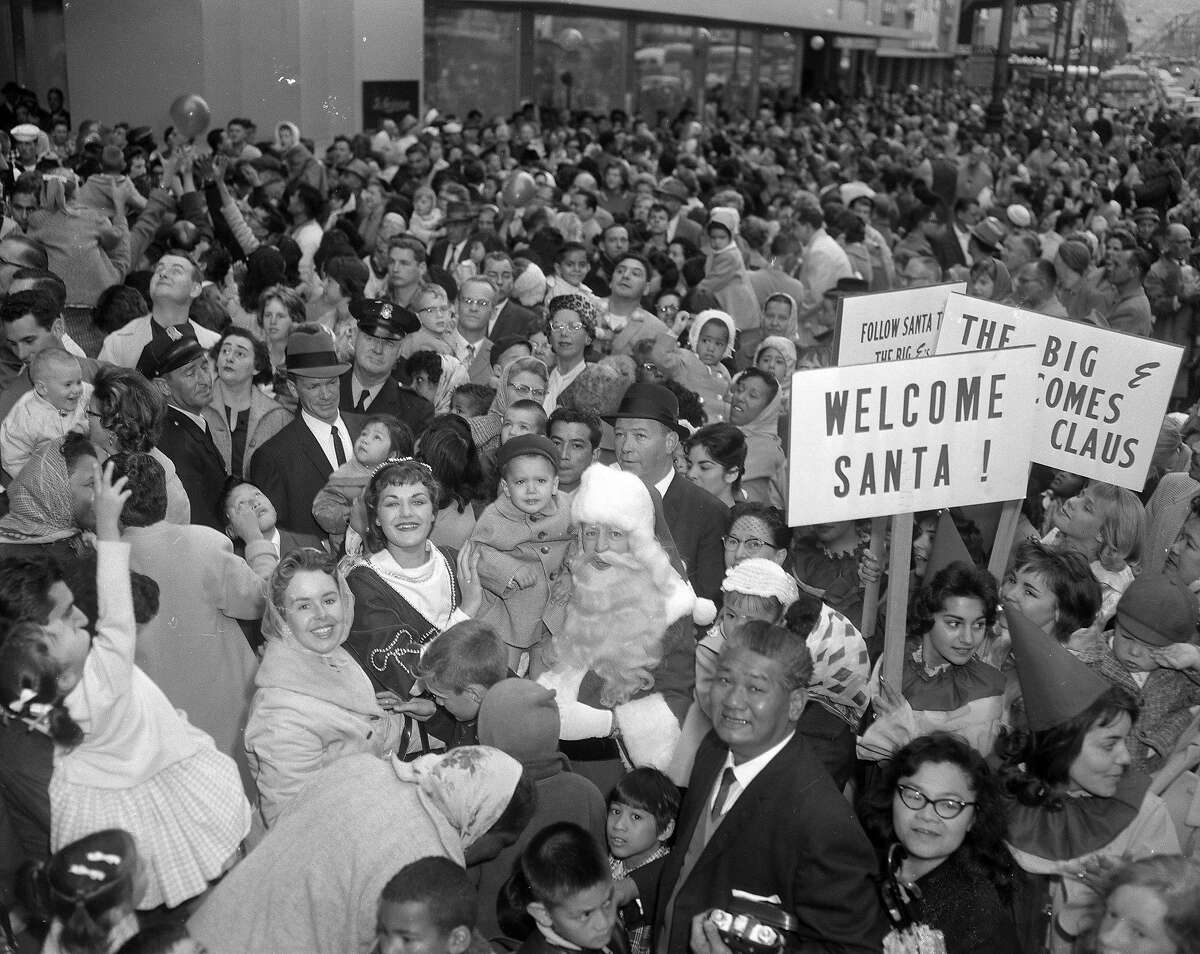 1960年5月11日，圣诞老人乘车来到Capwell商场