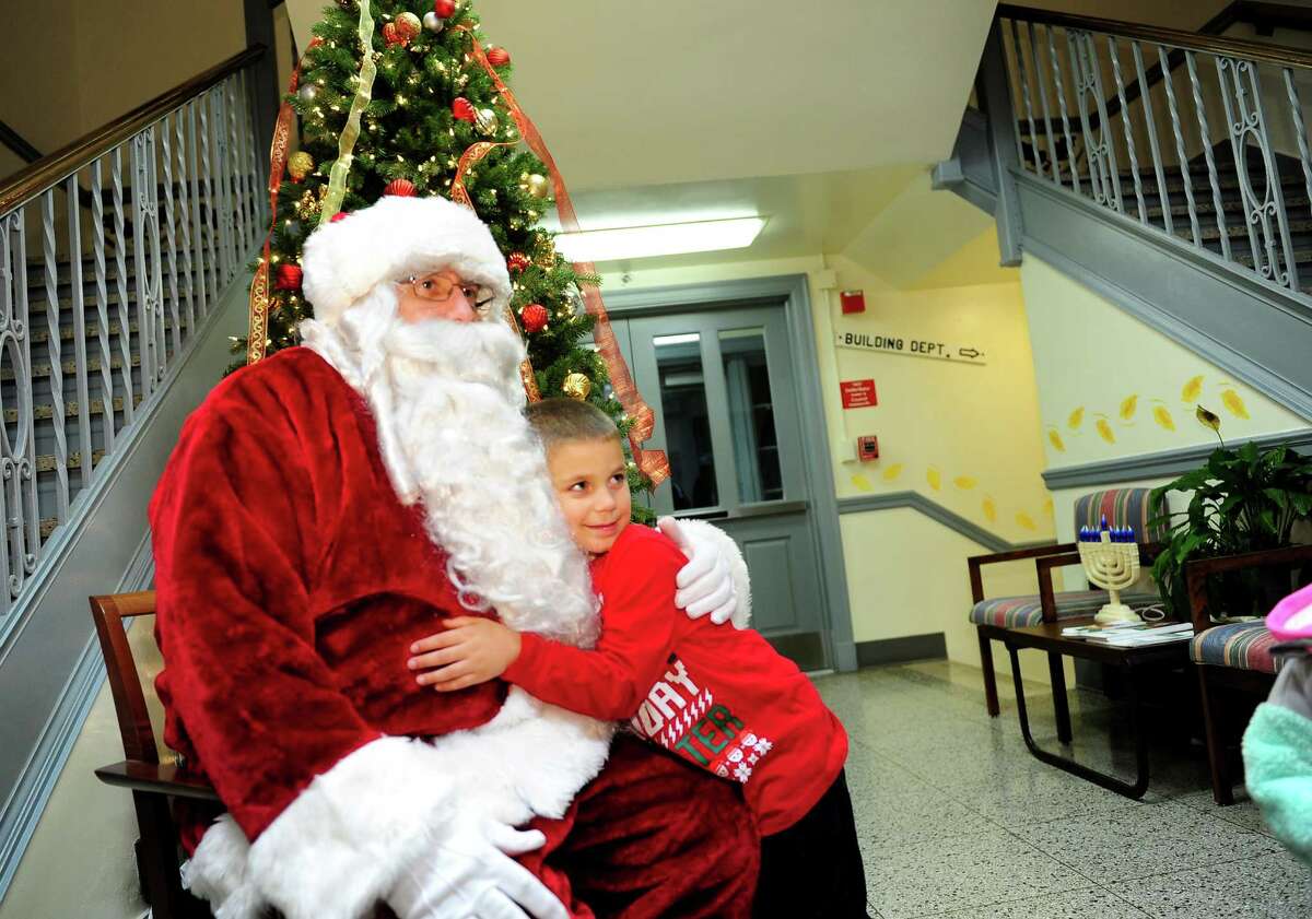 Trumbull Tree Lighting