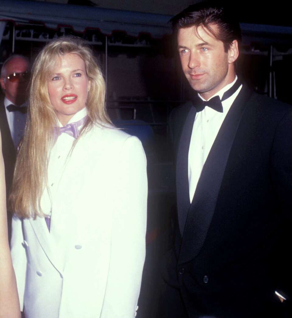 La hija de Alec Baldwin y Kim Basinger publica una foto en bikini (y su  padre se cabrea) | GQ España, image size:960x1045
