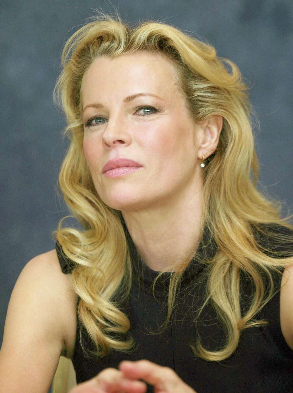 Latest Pictures Of Kim Basinger - ta6vect