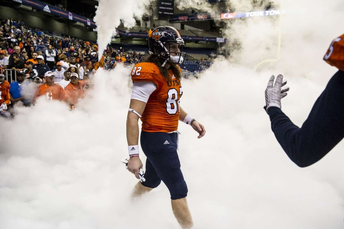 UTSA's David Morgan II walks out of the tunnel during UTSA's game against Old Dominion at the Alamodome in San Antonio on Saturday, November 7, 2015.