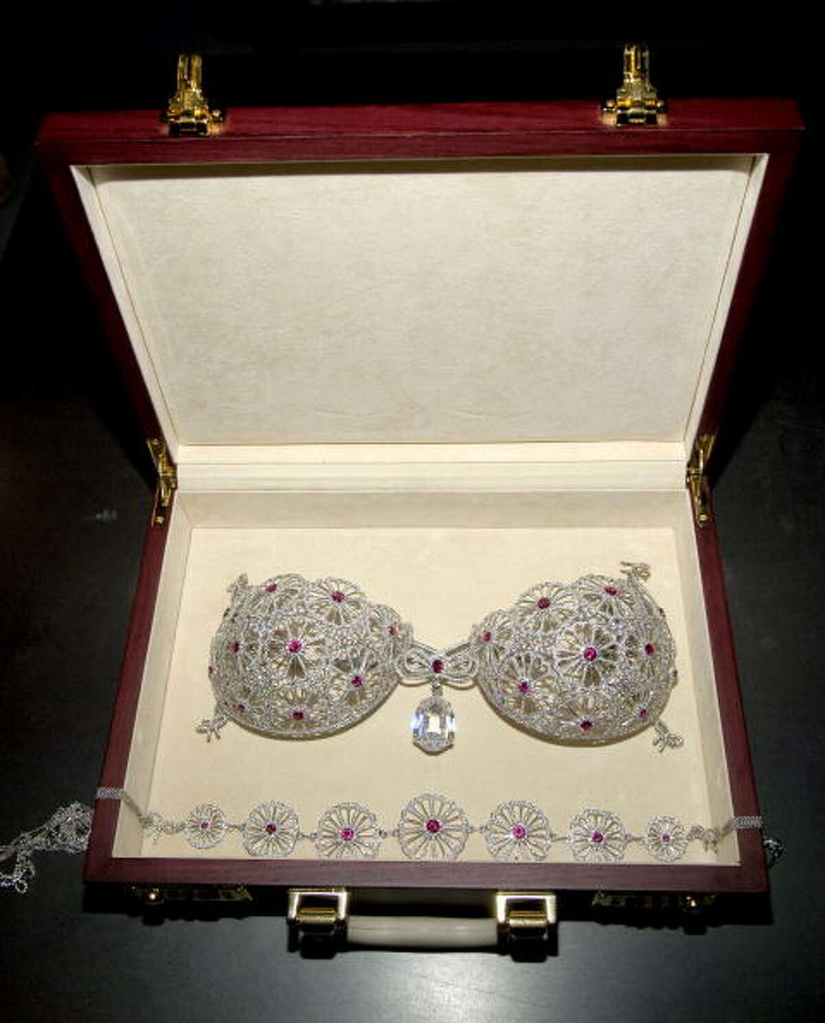 CelebCon: Victoria's Secret fantasy bras through the years